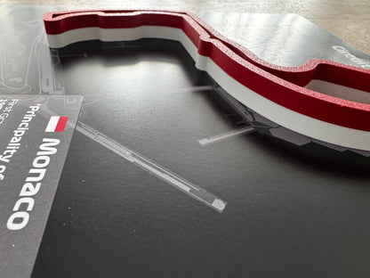 Monte Carlo 3D-Rennstrecke im Holzrahmen – Motorsportkunst in Landesfarben